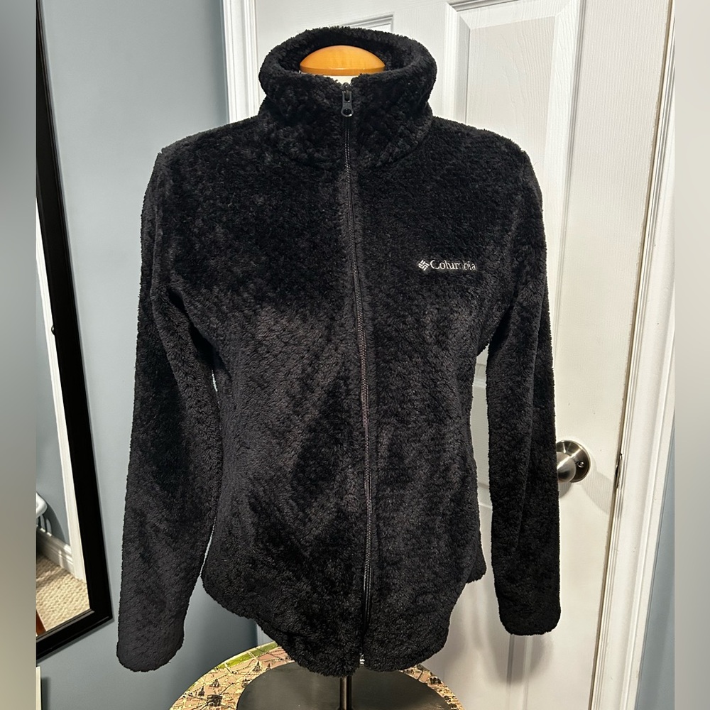 Columbia jacket, size Medium, black, cozy and soft.